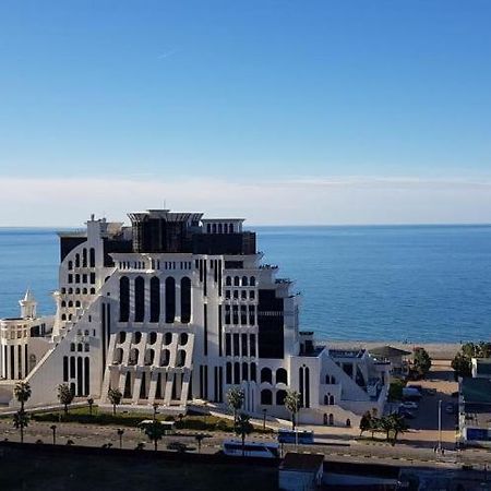 Sea Apartments 巴统 外观 照片