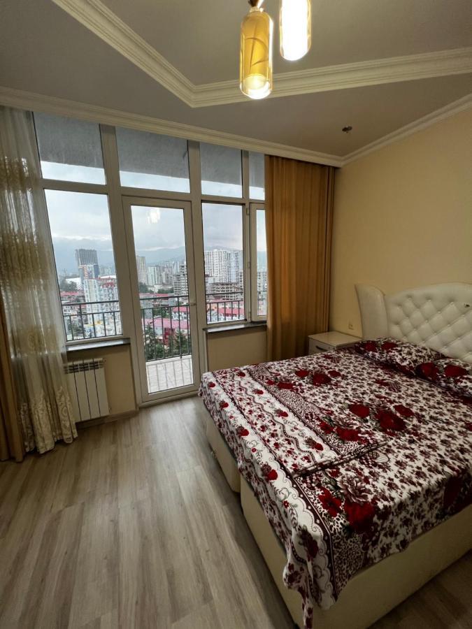 Sea Apartments 巴统 外观 照片