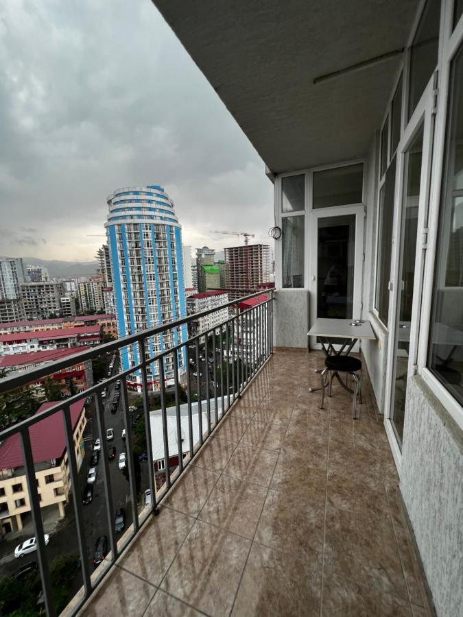 Sea Apartments 巴统 外观 照片